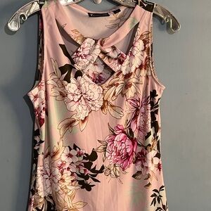 SELLING 7th AVENUE BLOUSE FOR WOMEN SIZE XS FLORAL COLORS USED SLEEVELESS